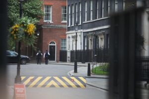 Andy Burnham übernimmt als neuer britischer Premierminister in London, vor Downing Street 10 (Archivfoto).