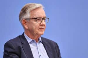Dietmar Bartsch spricht kritisch über die Union und die Brandmauer-Debatte gegen die Linke.