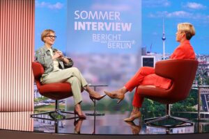 Franziska Brantner und Anna Engelke: Grünen-Chefin kommentiert Rücktritt von Jens Spahn und mögliche Kabinettsumbildung.