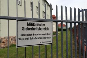 Ehemalige Bundeswehr-Kasernen im Fokus: Planung der Reaktivierung für Ausbildungskapazitäten und Wehrdienst.