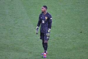 Kylian Mbappé jubilierend nach seinem entscheidenden Elfmeter-Tor für Frankreich im WM-Achtelfinale.
