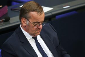 Boris Pistorius im Archiv; Grüne fordern Aufklärung zum gestoppten Milliarden-Fregattenprojekt.