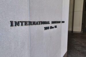 Wachstumsprognose des IWF: Deutschland, Energiepreise, KI-Technologie, Inflationsrate, wirtschaftliche Herausforderungen.