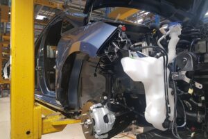 Die düstere Stimmung in der Automobilindustrie spiegelt sich in sinkenden Geschäftslage-Bewertungen wider.