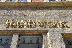 Handwerk-Schriftzug (Archiv) als Symbol für neue Ausbildungsverträge in Sachsen-Anhalt 2025.
