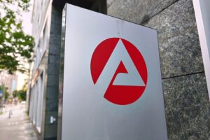 Bundesagentur für Arbeit im Archiv: Umschulungen fehlen – Qualifizierungsgeld wird kaum genutzt.