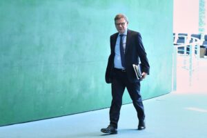 Außenminister Johann Wadephul vor einer Afrika-Reise, im Fokus: Zusammenarbeit mit Mauretanien, Nigeria und Südafrika.