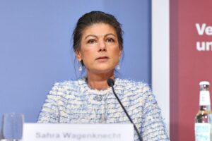 Sahra Wagenknecht vor dem Bundesverfassungsgericht: BSW warnt vor Abweisung der Klage zur Neuauszählung.