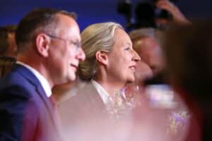 Alice Weidel und Tino Chrupalla feiern Wiederwahl als AfD-Vorsitzende auf Parteitag in Erfurt.