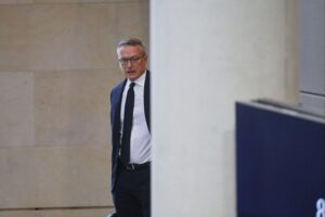 Karsten Wildberger im Interview; Debatte um sinkende Schutzstandards beim Bürokratieabbau und Artenschutz.