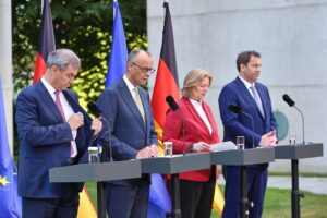 Ministerpräsident Woidke präsentiert Programm für Aufschwung, Unterstützung für Familien und Unternehmen.