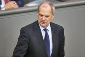Fritz Güntzler (Archivfoto) entschuldigt sich: Fehler bei Absage des Verkehrsministerpostens.