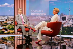Markus Söder im ARD-Sommerinterview mit Anna Engelke, Gespräch über Bundespräsidentin, Rentenpaket und Wirtschaft.