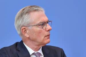 Martin Werding im Archivfoto; Ökonom warnt davor, Rentenreform-Maßnahmen zur abschlagsfreien Rente 63 herauszunehmen.